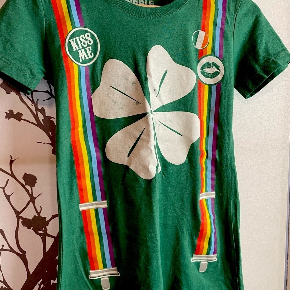 Bundle of (6) six tee shirts!